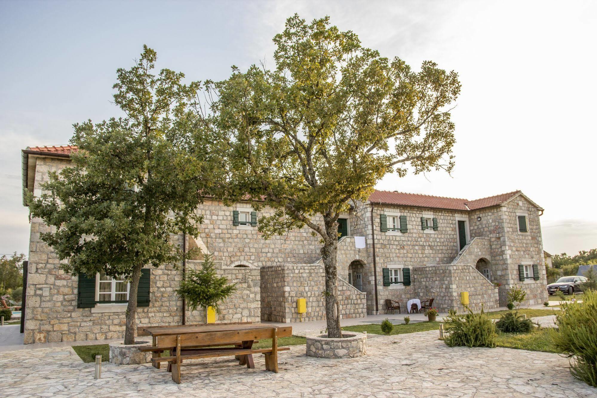 Hotel Pansion Skelin Drinovci Esterno foto