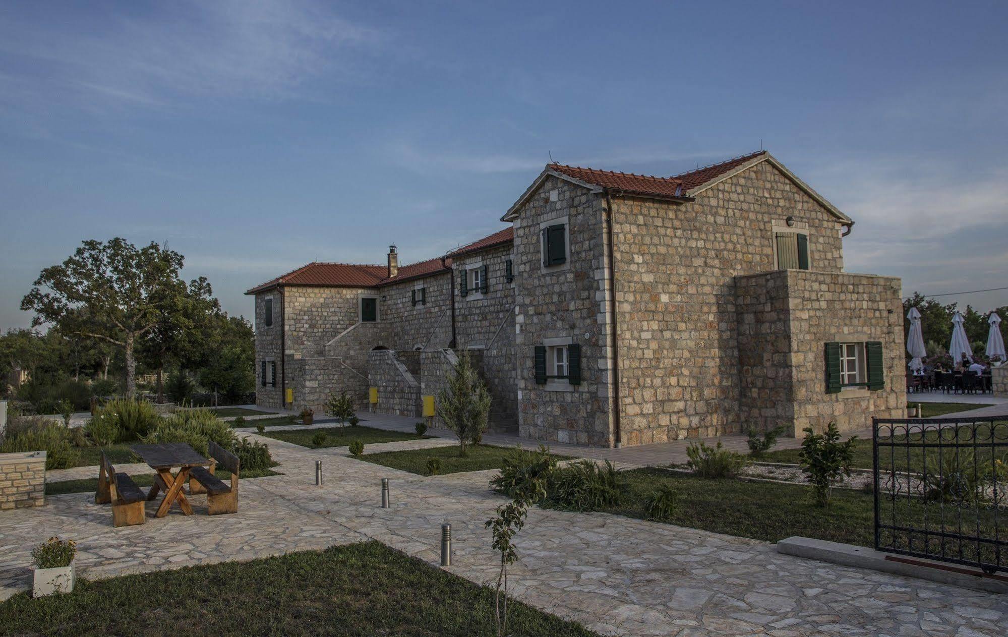 Hotel Pansion Skelin Drinovci Esterno foto